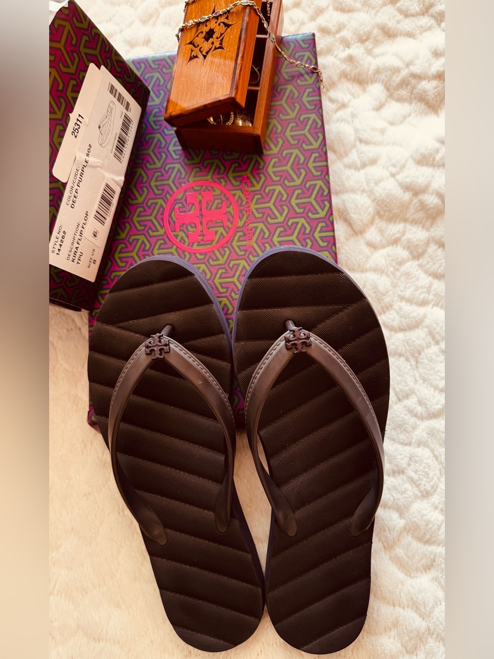 Tory Burch Kira Flip flop Thongs Sandals with Logo Accent